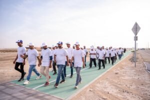 بلدية مدينة أبوظبي تنفذ فعالية (مرافقنا رياضية) لإسعاد العمال، وطلبة المدارس وتشجيعهم على ممارسة الرياضة