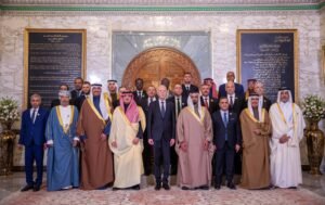 استقبله الرئيس التونسي.. سيف بن زايد يترأس وفد الإمارات في اجتماعات الدورة الـ 42 لمجلس وزراء الداخلية العرب
