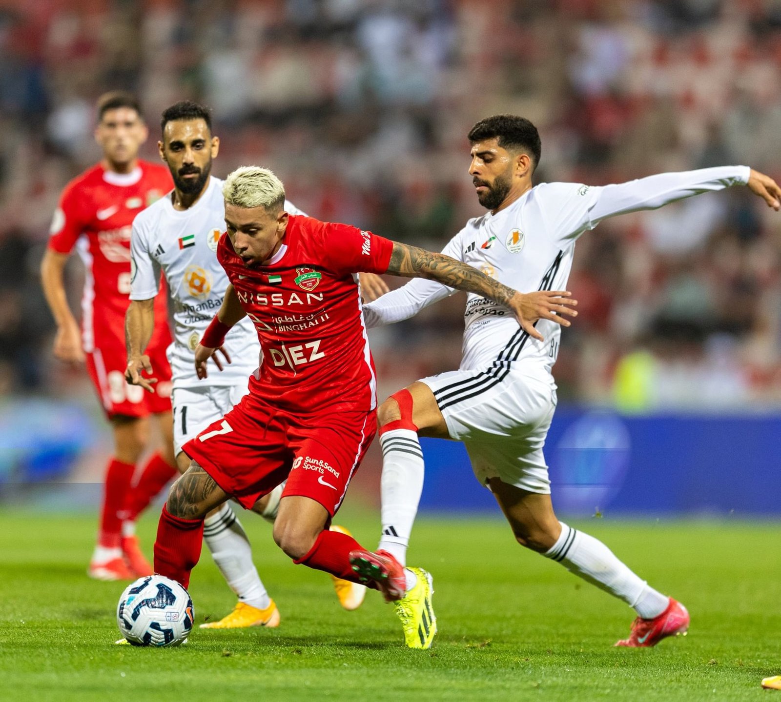دوري أدنوك للمحترفين.. شباب الأهلي يوسع مسافة الأمان ورقم قياسي لعمر خريبين 1 دوري أدنوك للمحترفين.. شباب الأهلي يوسع مسافة الأمان ورقم قياسي لعمر خريبين