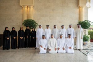 هزاع بن زايد يستقبل وفداً من المؤسسة الاتحادية للشباب ومجلس العين للشباب