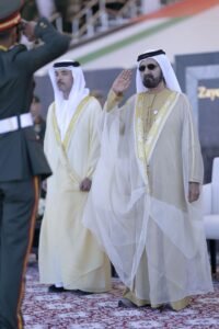 محمد بن راشد يشهد تخريج الدورة الـ49 من المرشحين الضباط في كلية زايد الثاني العسكرية