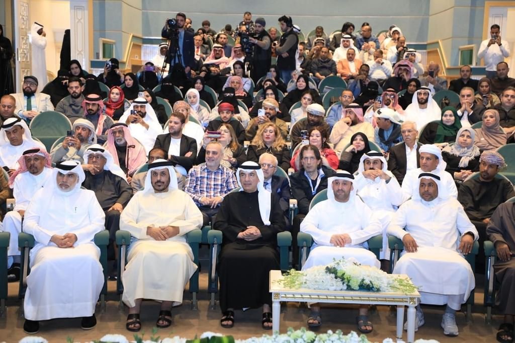 أمسية شعرية تستحضر صور الماضي في "الشارقة للشعر النبطي" 1 أمسية شعرية تستحضر صور الماضي في "الشارقة للشعر النبطي"