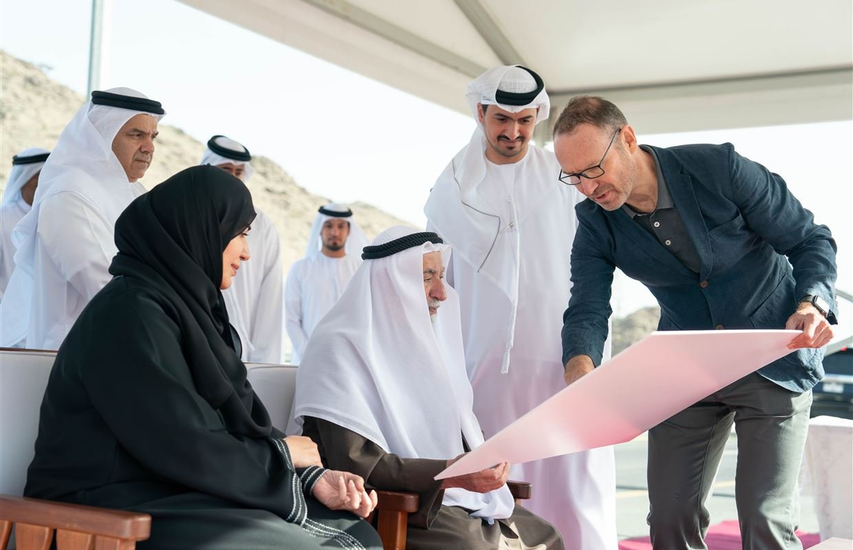حاكم الشارقة يتفقد عدداً من المشروعات في مدينة كلباء 1 حاكم الشارقة يتفقد عدداً من المشروعات في مدينة كلباء