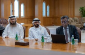 سلطان بن أحمد القاسمي يطلع على مشروع محطة هجينة تعمل بالطاقة الشمسية لتحلية المياه بجامعة الشارقة