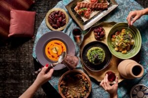 رمضان في سانت ريجيس دبي، النخلة: تجربة فاخرة تجمع بين الضيافة الراقية، النكهات الأصيلة والاسترخاء العميق