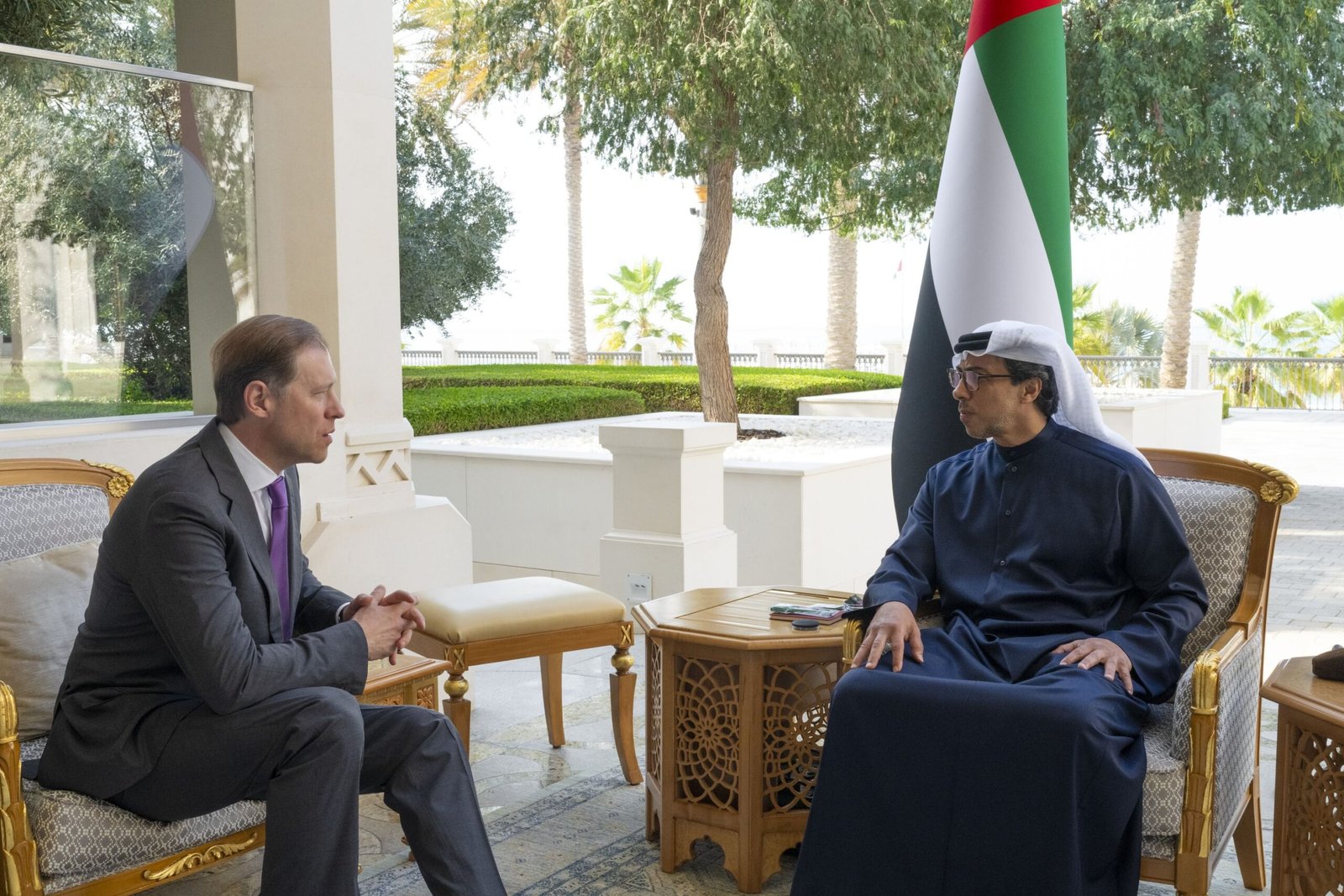 منصور بن زايد يستقبل النائب الأول لرئيس مجلس الوزراء الروسي 1 منصور بن زايد يستقبل النائب الأول لرئيس مجلس الوزراء الروسي