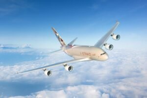 طائرة A380 من الاتحاد للطيران تصل إلى تورونتو