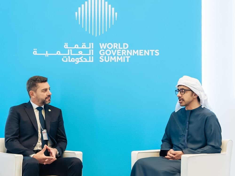 رئيس الدولة يتلقى رسالة خطية من رئيس الباراغواي تسلمها عبدالله بن زايد 1 رئيس الدولة يتلقى رسالة خطية من رئيس الباراغواي تسلمها عبدالله بن زايد