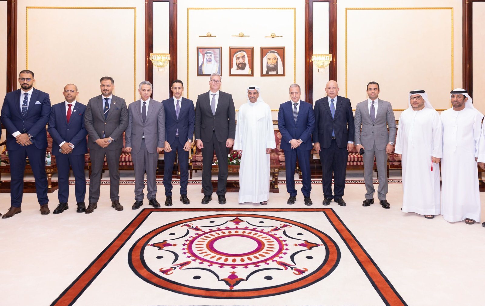 حاكم الفجيرة يستقبل وزير البترول المصري ويبحث معه علاقات التعاون بين البلدين 1 حاكم الفجيرة يستقبل وزير البترول المصري ويبحث معه علاقات التعاون بين البلدين