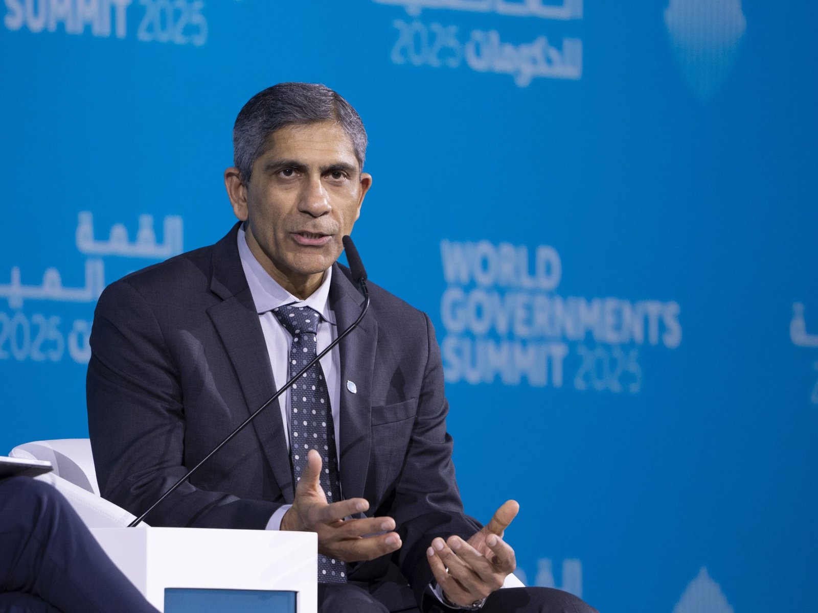 الرئيس التنفيذي لهانيويل: العام الحالي يمثل نقطة تحول لتقدم الصناعة بفضل الذكاء الاصطناعي 1 الرئيس التنفيذي لهانيويل: العام الحالي يمثل نقطة تحول لتقدم الصناعة بفضل الذكاء الاصطناعي