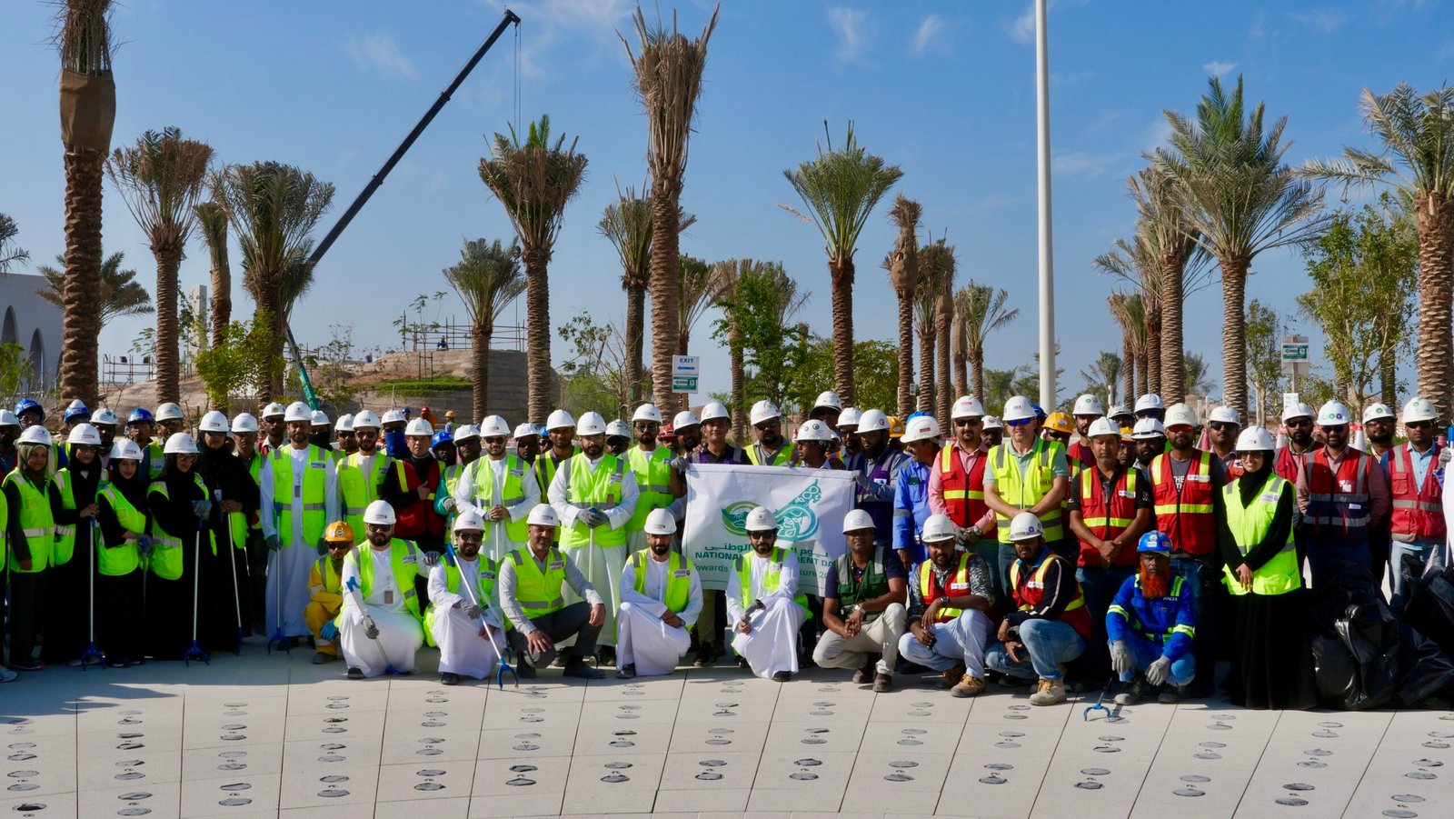 بلدية مدينة أبوظبي تطلق حملة تنظيف للمواقع الإنشائية الجديدة مواكبة ليوم البيئة الوطني 1 بلدية مدينة أبوظبي تطلق حملة تنظيف للمواقع الإنشائية الجديدة مواكبة ليوم البيئة الوطني