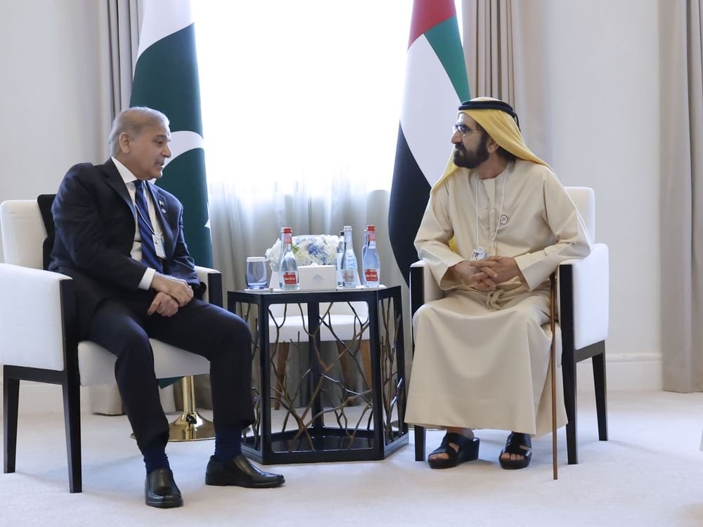 محمد بن راشد يلتقي رئيس الوزراء الباكستاني .. ويؤكد متانة العلاقات التاريخية بين البلدين 1 محمد بن راشد يلتقي رئيس الوزراء الباكستاني .. ويؤكد متانة العلاقات التاريخية بين البلدين
