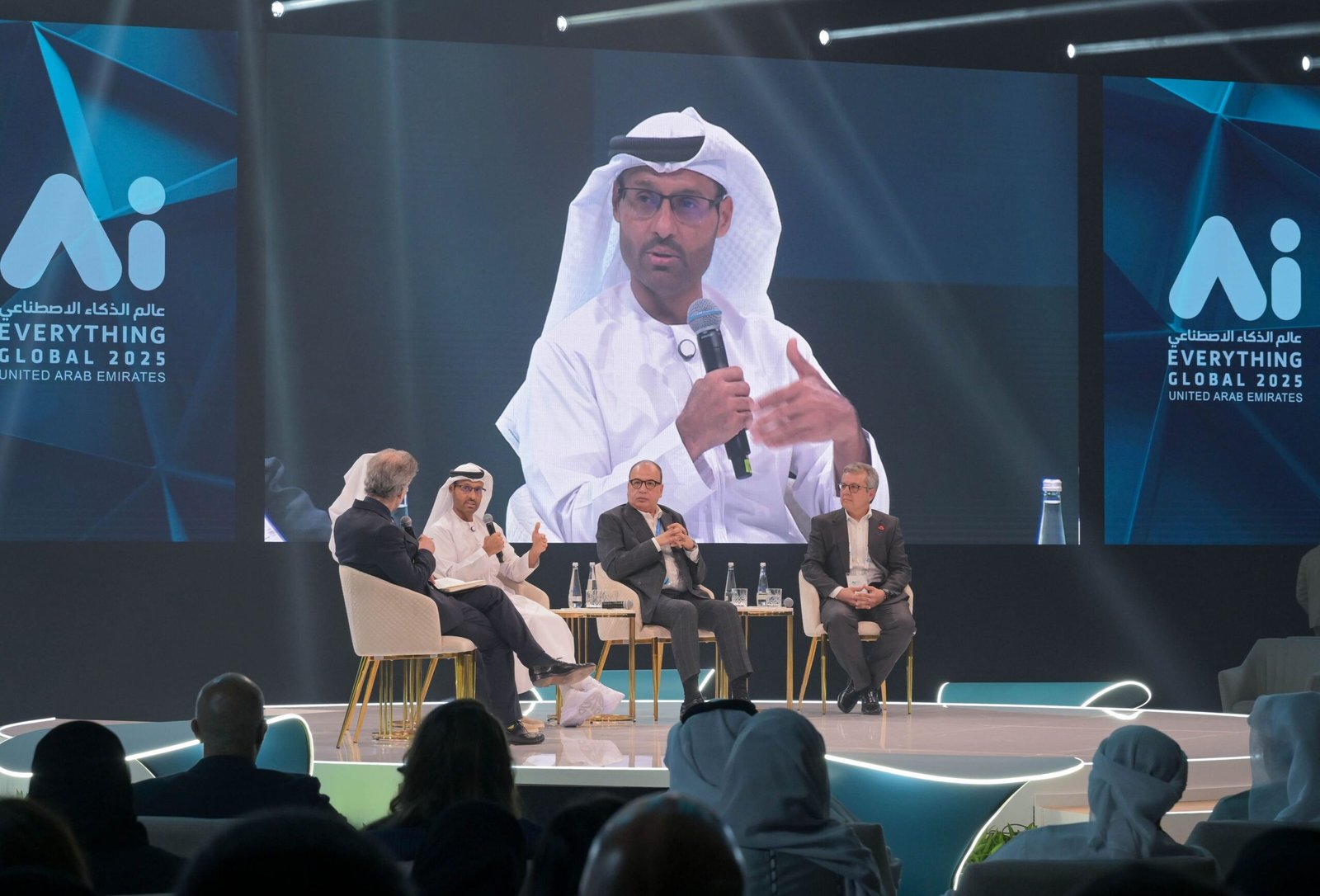 محمد الكويتي: الأطر التنظيمية في الإمارات تتيح الاستفادة القصوى من الذكاء الاصطناعي 1 محمد الكويتي: الأطر التنظيمية في الإمارات تتيح الاستفادة القصوى من الذكاء الاصطناعي