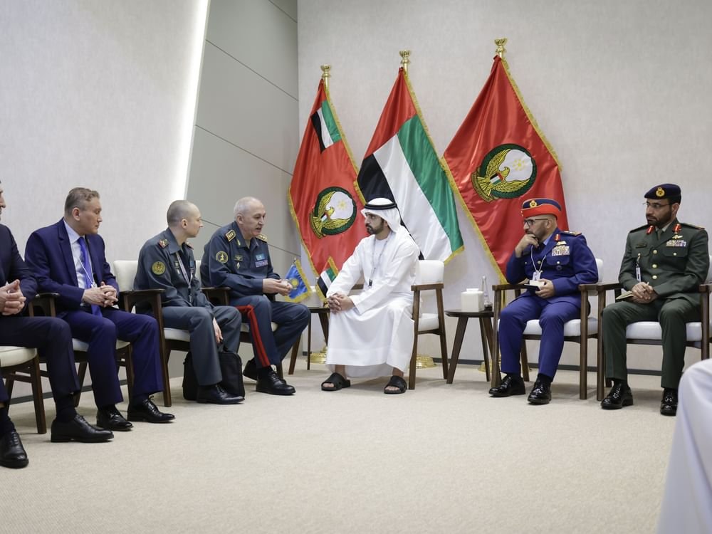 حمدان بن محمد يلتقي وزير الدفاع الكازاخستاني 1 حمدان بن محمد يلتقي وزير الدفاع الكازاخستاني