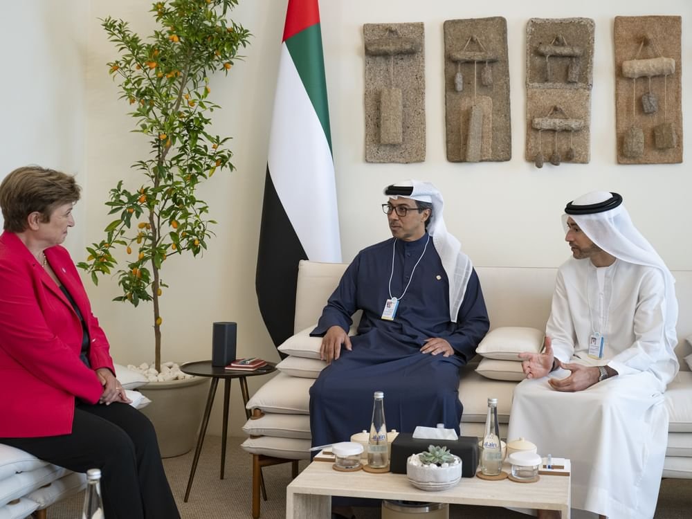 منصور بن زايد يلتقي مدير عام صندوق النقد الدولي على هامش القمة العالمية للحكومات 1 منصور بن زايد يلتقي مدير عام صندوق النقد الدولي على هامش القمة العالمية للحكومات