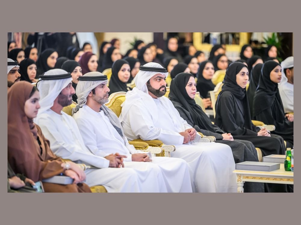 محمد الشرقي يشهد جلسة حوارية حول تمكين المرأة الإماراتية في عالم الأعمال