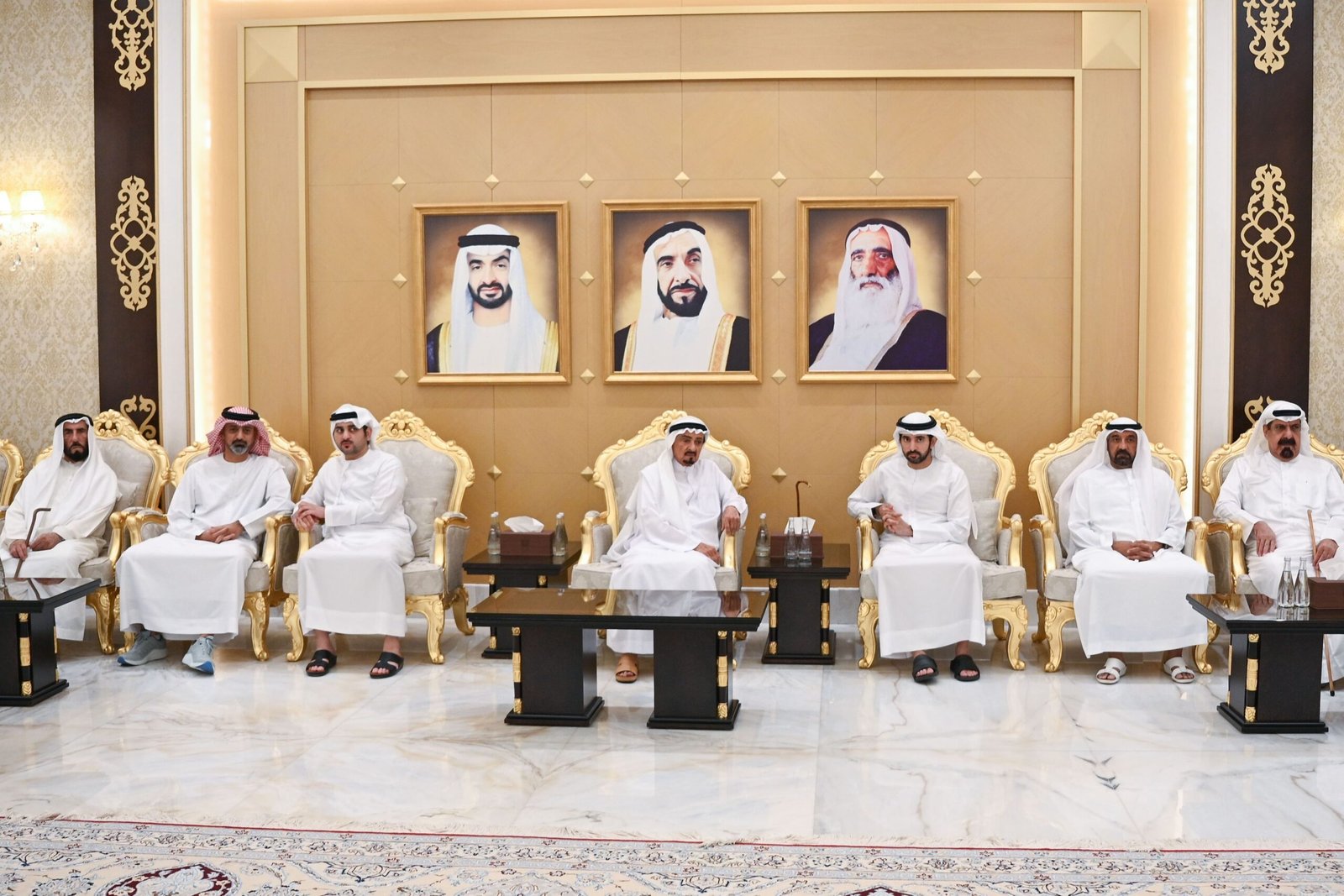 حميد بن راشد يتقبّل تعازي حمدان بن محمد ومكتوم بن محمد في وفاة الشيخ سعيد بن راشد النعيمي 1 حميد بن راشد يتقبّل تعازي حمدان بن محمد ومكتوم بن محمد في وفاة الشيخ سعيد بن راشد النعيمي