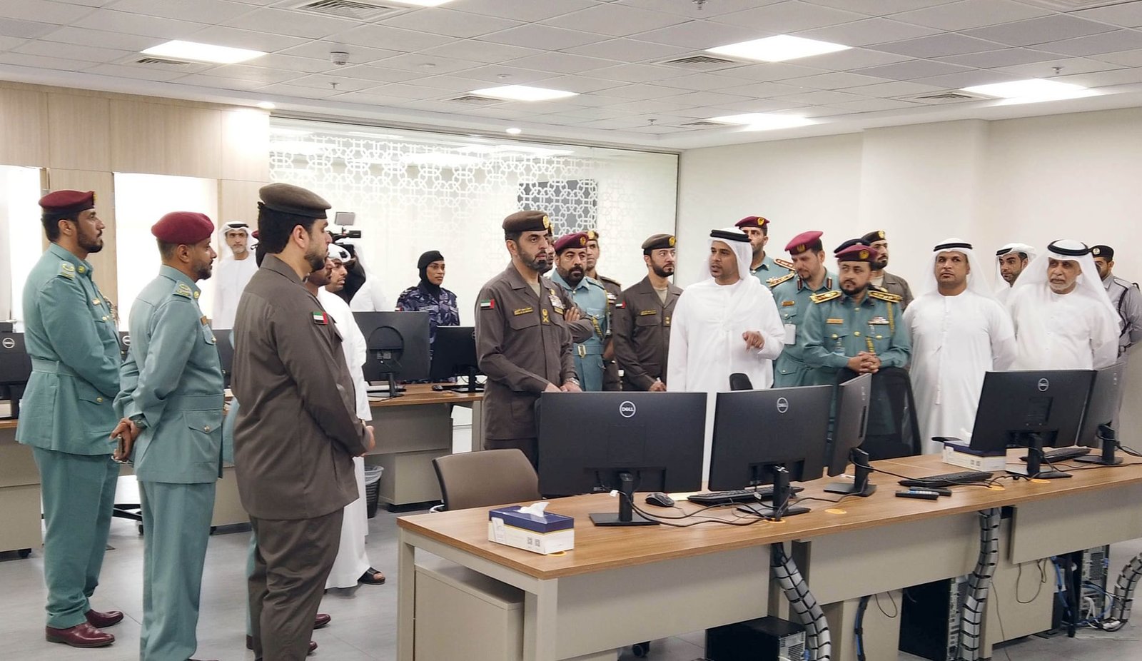 بدء العمليات التشغيلية في منفذ وم البري بالفجيرة 1 بدء العمليات التشغيلية في منفذ وم البري بالفجيرة