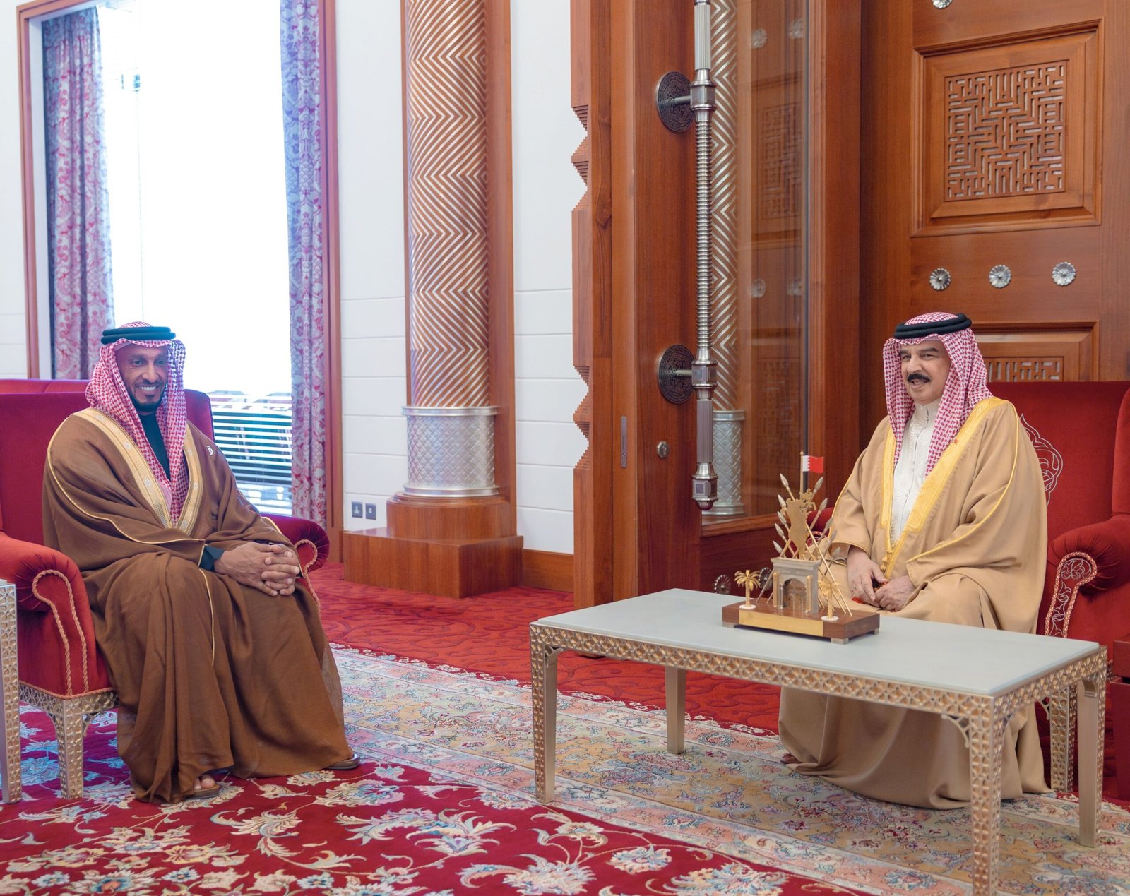 ملك البحرين يستقبل رئيس المكتب الوطني للإعلام 1 ملك البحرين يستقبل رئيس المكتب الوطني للإعلام
