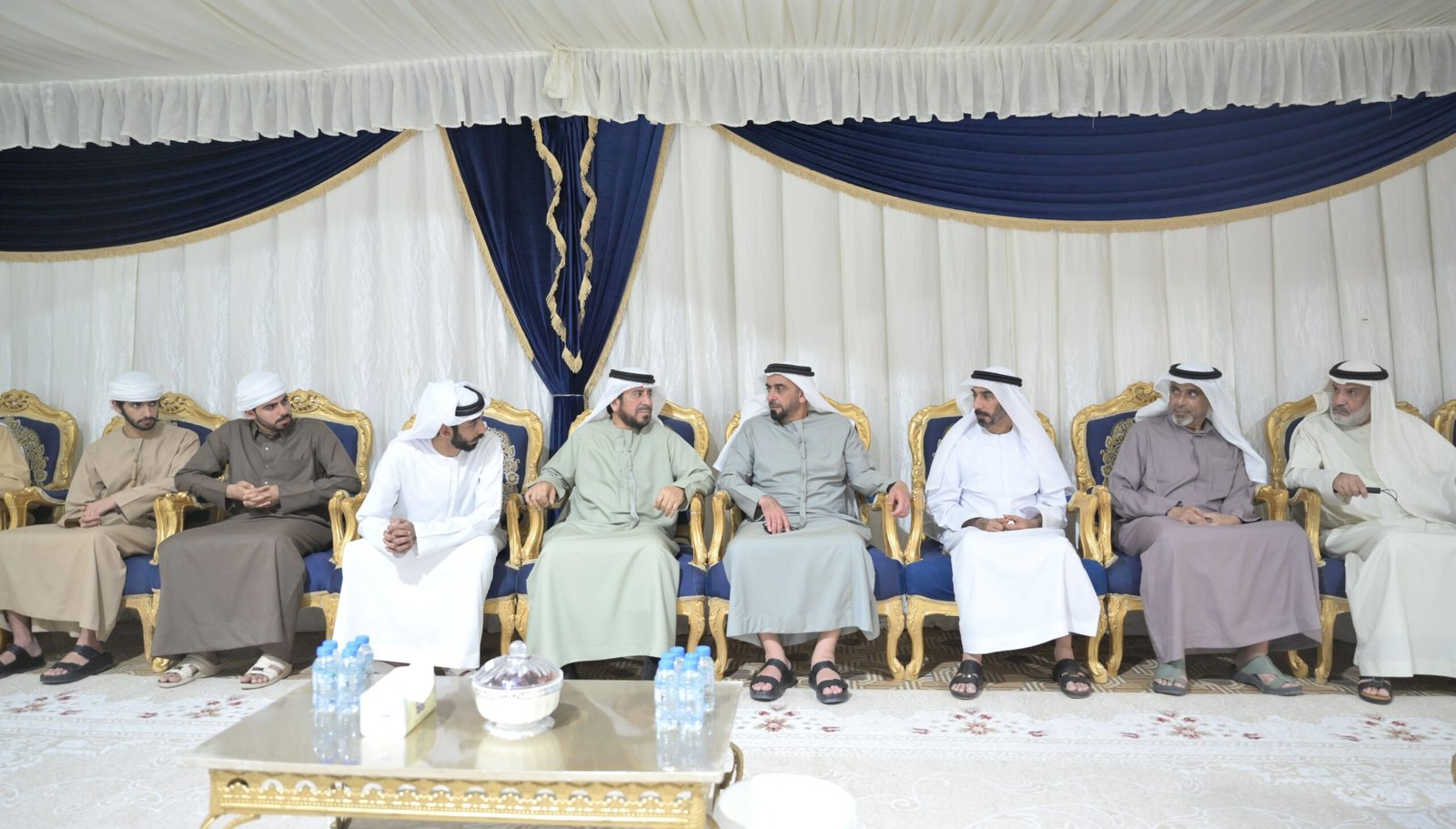 سيف بن زايد يقدم واجب العزاء بوفاة بهلة الشامسي 1 سيف بن زايد يقدم واجب العزاء بوفاة بهلة الشامسي