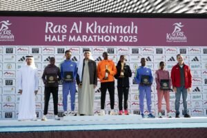 سعود بن صقر يشهد انطلاق سباق "نصف ماراثون رأس الخيمة 2025"