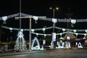 بلدية مدينة أبوظبي تزين جزيرة أبوظبي والمدن الخارجية بـ4600 تشكيل ضوئي احتفاءً بشهر رمضان
