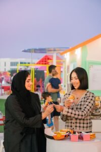 فعالية "كانتين الشاطئ من &e" تعود مع مجموعة كبيرة من وجهات تناول الطعام والأنشطة المميزة