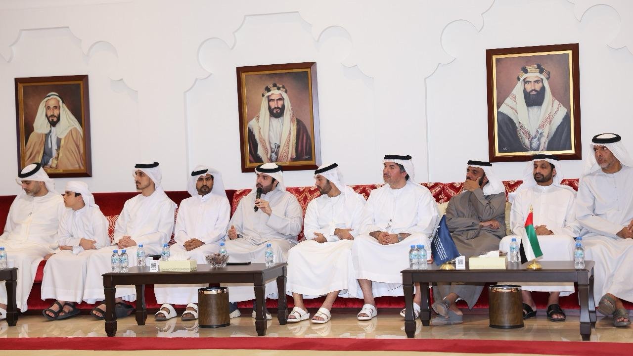 شرطة أبوظبي تشارك في جلسة رمضانية حول القيادة في الأجواء المتقلبة ضمن حملة "مجتمعنا جاهز" 1 شرطة أبوظبي تشارك في جلسة رمضانية حول القيادة في الأجواء المتقلبة ضمن حملة "مجتمعنا جاهز"