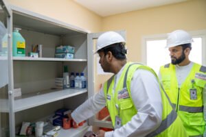 بلدية منطقة الظفرة توفر استراحات للعمال في مواقع البناء