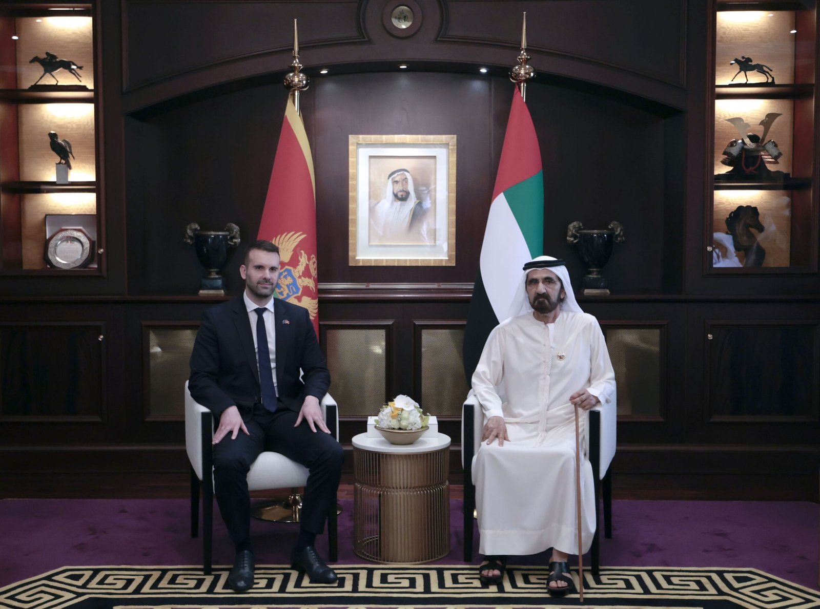 محمد بن راشد يلتقي رئيس وزراء مونتينيغرو ويبحثان تعزيز العلاقات الثنائية 1 محمد بن راشد يلتقي رئيس وزراء مونتينيغرو ويبحثان تعزيز العلاقات الثنائية