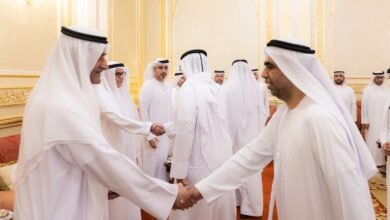 حمد الشرقي يواصل استقبال المهنئين بشهر رمضان