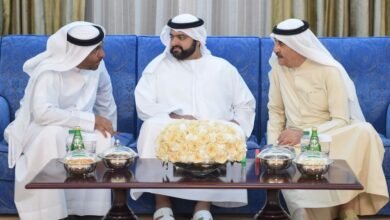 حاكم أم القيوين يتقبل تهاني ولي عهد الفجيرة بشهر رمضان المبارك