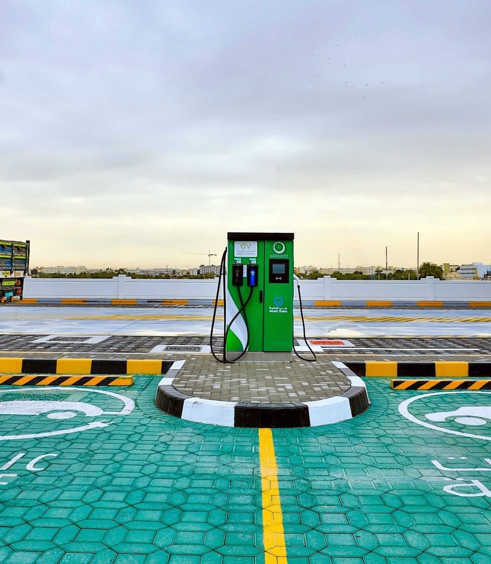 "كهرباء دبي" و"باركن" تعززان المركبات الكهربائية بمحطات شحن جديدة خلال الربع الأول 1 "كهرباء دبي" و"باركن" تعززان المركبات الكهربائية بمحطات شحن جديدة خلال الربع الأول