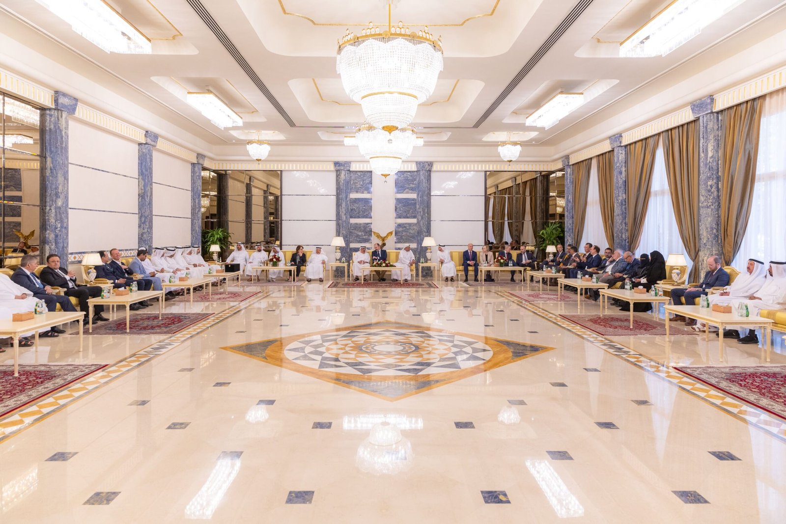 حاكم الفجيرة يستقبل الوفود المشاركة في (فوجكون 2025) ويؤكد على أهمية الملاحة البحرية 1 حاكم الفجيرة يستقبل الوفود المشاركة في (فوجكون 2025) ويؤكد على أهمية الملاحة البحرية