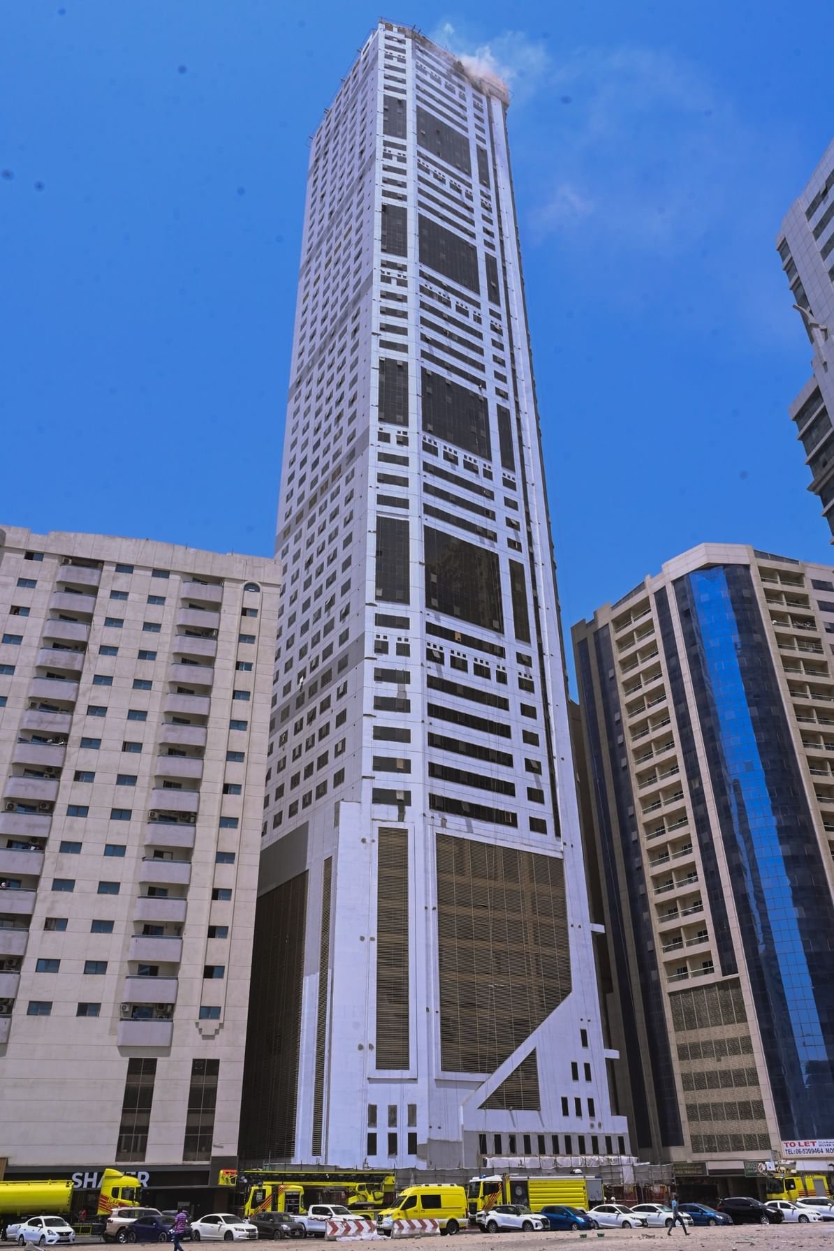 شرطة الشارقة توضح تداعيات حريق برج سكني من 52 طابقا 1 شرطة الشارقة توضح تداعيات حريق برج سكني من 52 طابقا
