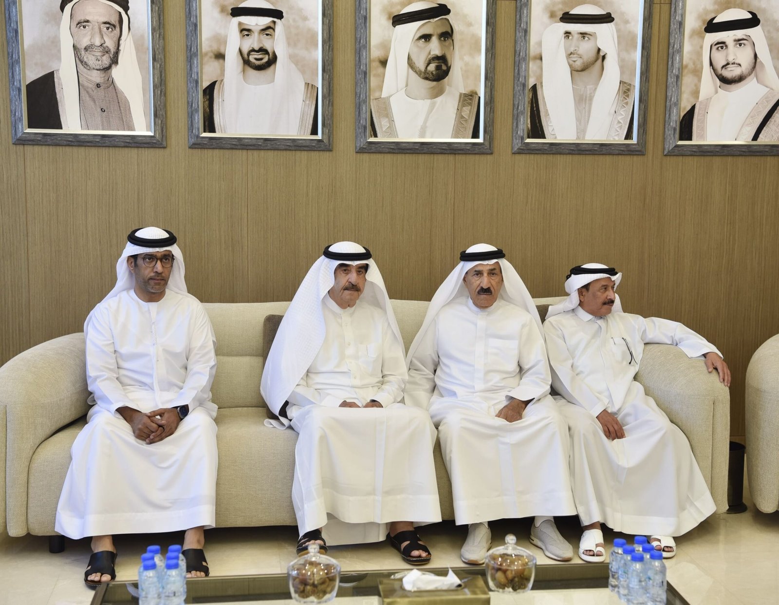 حاكم أم القيوين يقدم واجب العزاء في وفاة راشد بن على بن عبدالله الشعفار 1 حاكم أم القيوين يقدم واجب العزاء في وفاة راشد بن على بن عبدالله الشعفار