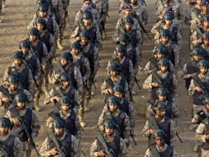 شرطة أبوظبي تنفذ تمرين المسير لـ "مجندي الخدمة الوطنية"