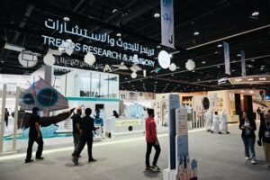 "أبوظبي الدولي للكتاب".. عقود من الإبداع الثقافي والمعرفي