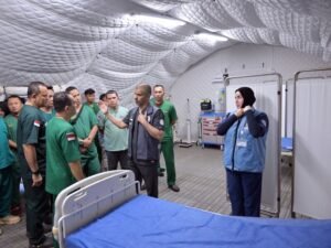 المستشفى الإماراتي العائم في العريش يستقبل الدفعة الثالثة من الطاقم الطبي الإندونيسي ضمن عملية "الفارس الشهم 3" 3 المستشفى الإماراتي العائم في العريش يستقبل الدفعة الثالثة من الطاقم الطبي الإندونيسي ضمن عملية "الفارس الشهم 3"