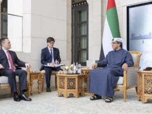 منصور بن زايد يستقبل المدعي العام لروسيا الاتحادية
