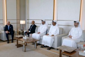 مكتوم بن محمد يلتقي رئيس مجلس إدارة "MGM Resorts" العالمية