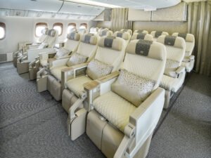 8 مدن جديدة تستقبل طائرات الإمارات المحدثة.. وأديليد أول وجهة لطائرة الإيرباص A350 طويلة المدى