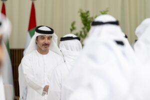 هزاع بن زايد يشهد عرساً جماعياً لـ 58 عريساً من أبناء منطقة العين