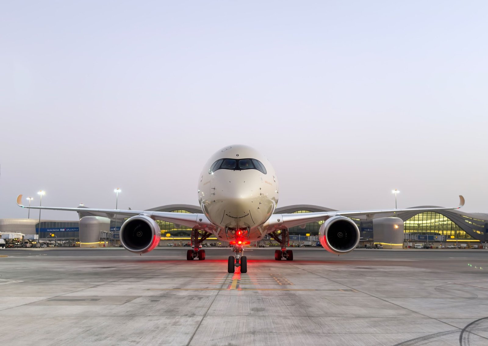 الاتحاد للطيران تستقبل أحدث طائراتها من طراز "A350" 1 الاتحاد للطيران تستقبل أحدث طائراتها من طراز "A350"