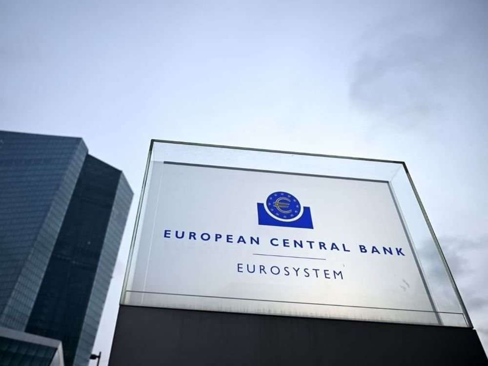 البنك المركزي الأوروبي يخفض أسعار الفائدة بمقدار 25 نقطة أساس 1 البنك المركزي الأوروبي يخفض أسعار الفائدة بمقدار 25 نقطة أساس