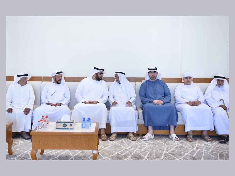 ولي عهد أم القيوين يقدم واجب العزاء فى وفاة راشد سهيل سعيد محمد البرغومى 1 ولي عهد أم القيوين يقدم واجب العزاء فى وفاة راشد سهيل سعيد محمد البرغومى