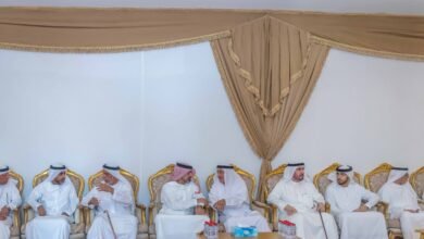 عمار بن حميد يقدم واجب العزاء في وفاة موزة المزروعي
