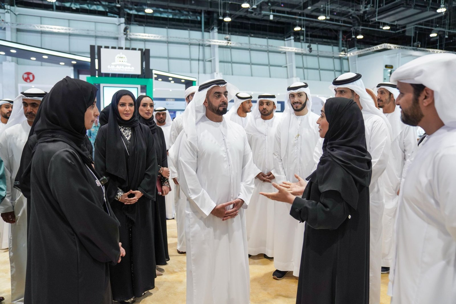 سيف بن زايد يزور معرض "واجهة التعليم" في أبوظبي 1 سيف بن زايد يزور معرض "واجهة التعليم" في أبوظبي