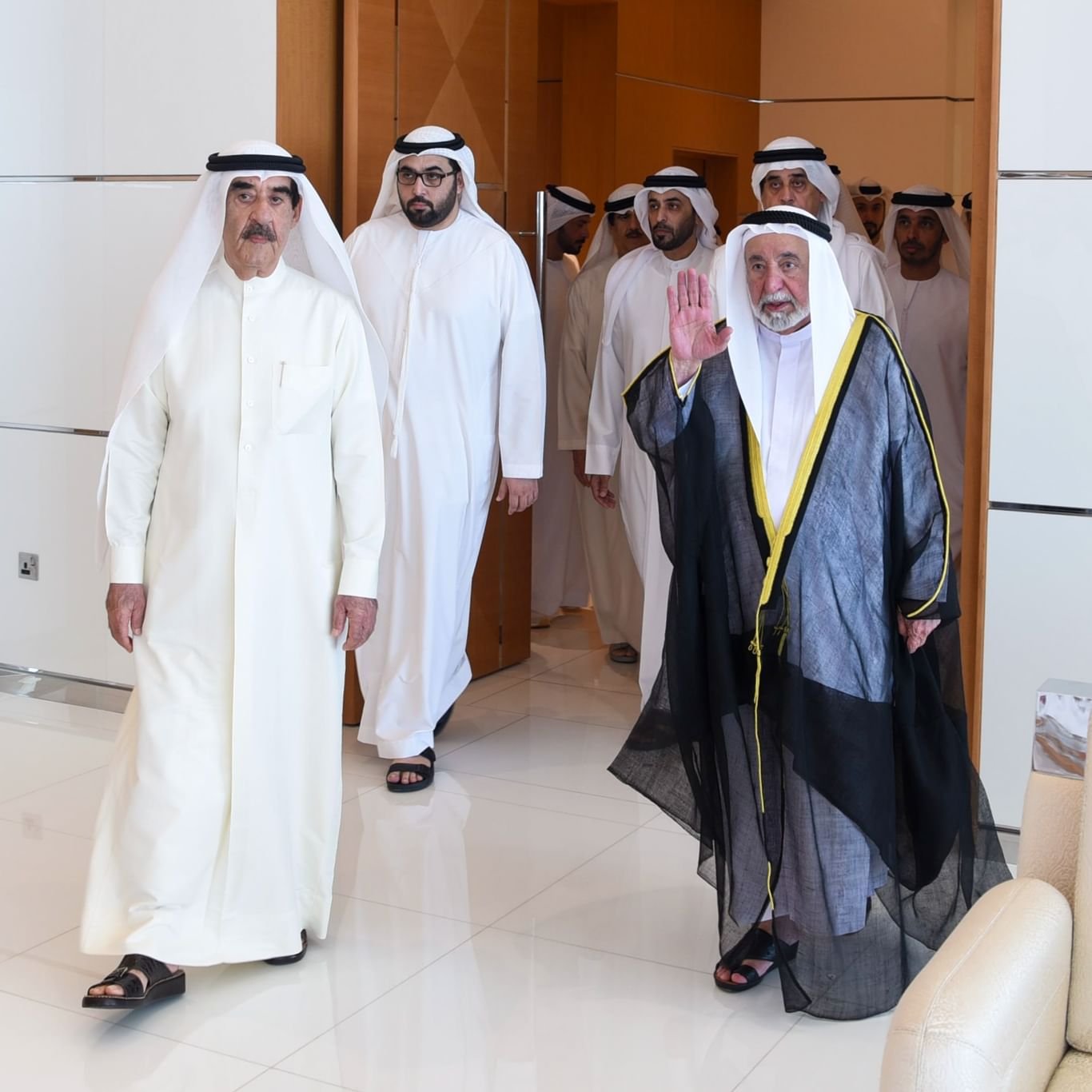 حاكم الشارقة يقدم واجب العزاء في وفاة الشيخة حصة بنت حميد الشامسي 1 حاكم الشارقة يقدم واجب العزاء في وفاة الشيخة حصة بنت حميد الشامسي