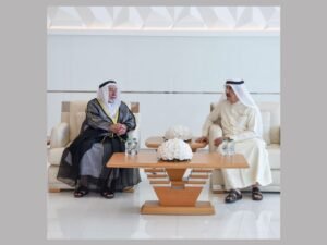 حاكم الشارقة يقدم واجب العزاء في وفاة الشيخة حصة بنت حميد الشامسي 2 حاكم الشارقة يقدم واجب العزاء في وفاة الشيخة حصة بنت حميد الشامسي